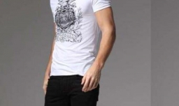 皮肤暗黄穿什么颜色