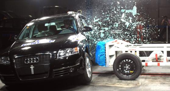 汽车越重就越安全吗