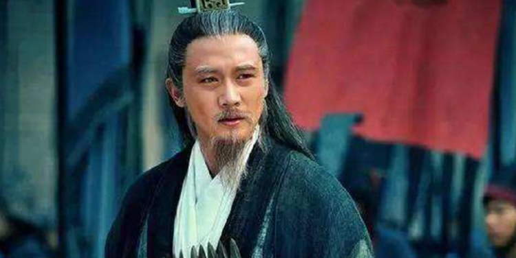 初出茅庐的主人公是谁