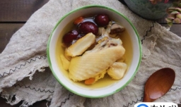 西洋参红枣煲鸡汤