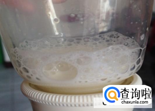 给宝宝冲奶粉泡泡很多怎么回事