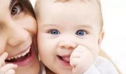 戒掉宝宝吃手妙招吃手早的孩子要不要阻止怎么办