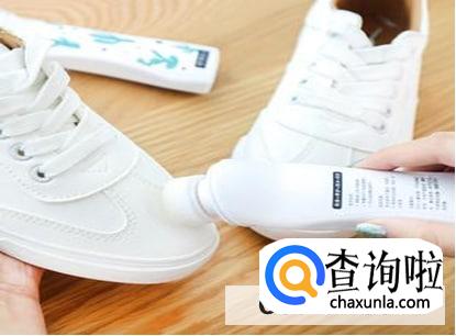 鞋子边上黄了怎么洗白较好