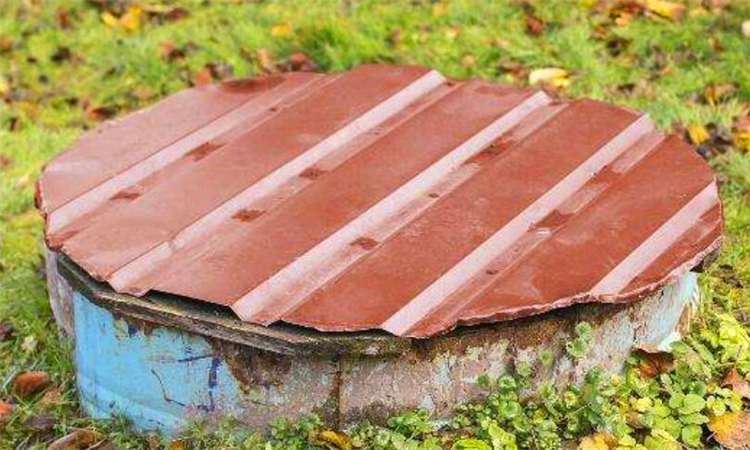 掉进深坑或深井如何自救