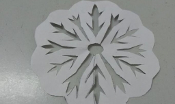 六折荷叶窗花的折剪方法