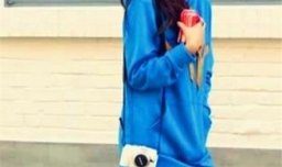 蓝色卫衣搭配什么裤子