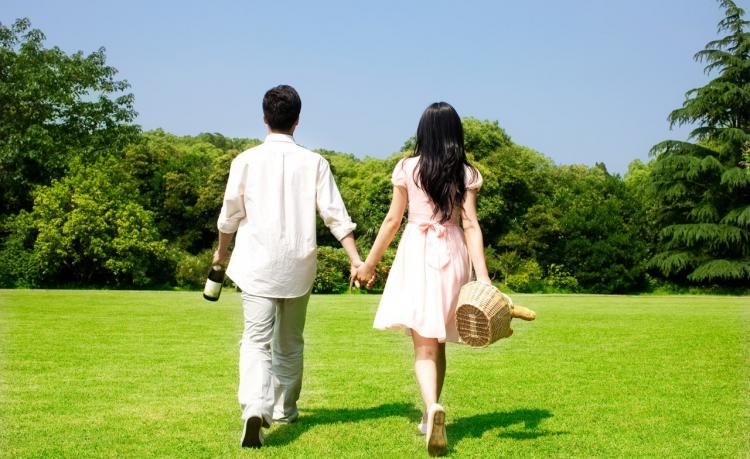 请求女朋友原谅送什么？