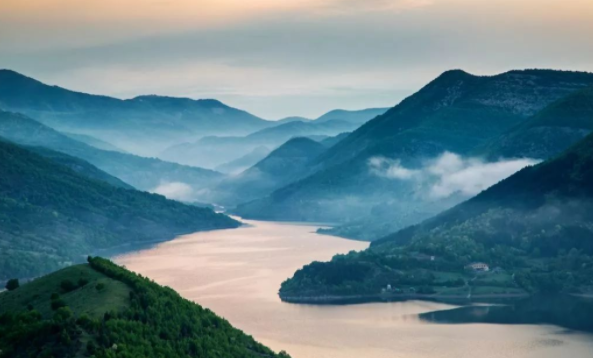 风物长宜放眼量什么意思