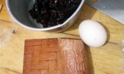 香干香肠炒鸡蛋木耳的家常做法