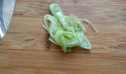 如何制作菠菜皮饺子