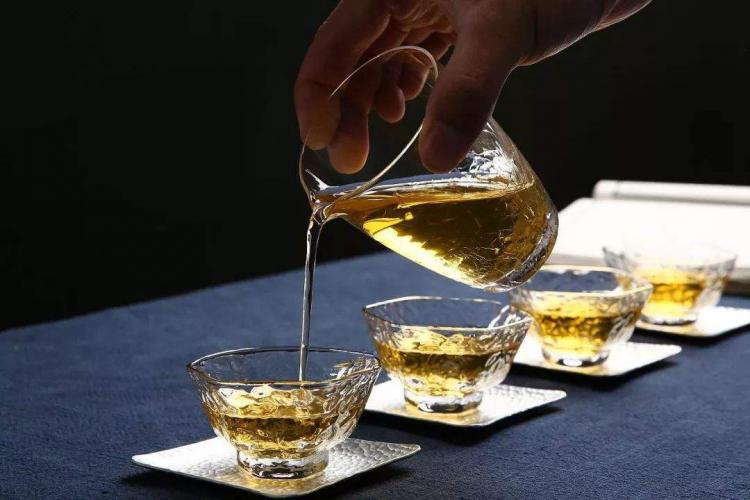 挂杯可以判断红酒的好坏吗