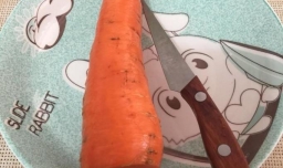 用胡萝卜雕刻宝塔