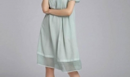 真丝连衣裙的油渍如何去掉