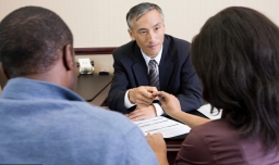 夫妻亲还是兄弟姐妹亲？