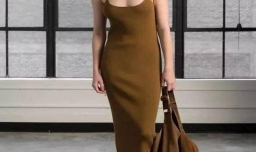 穿吊带裙有副乳要怎么办好