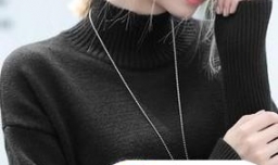 冬季白色羽绒服搭配技巧