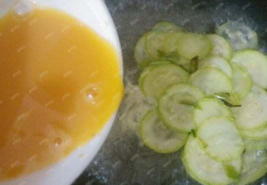 西葫芦汤的做法