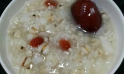 红枣薏仁粥的做法