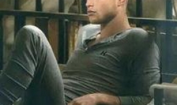 两边剃光的男人发型