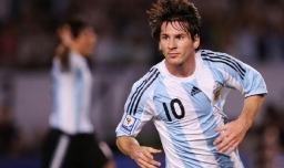 “喜欢。必须支持阿根廷。当然是因为里奥.梅西。”