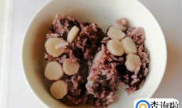 怎样用电饭锅蒸山药大米黑米饭？