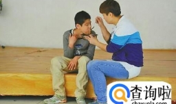 自闭症是天生的还是后天引起的