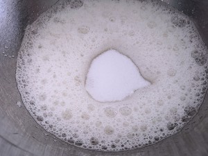 做蛋糕打发不起来怎么办