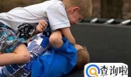 在学校孩子被欺负害怕不敢上学家长如何应对？