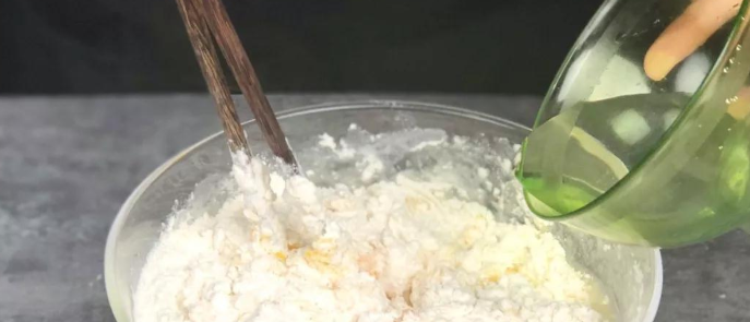 外面带糖的麻花做法