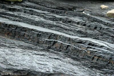 为什么会发生地震