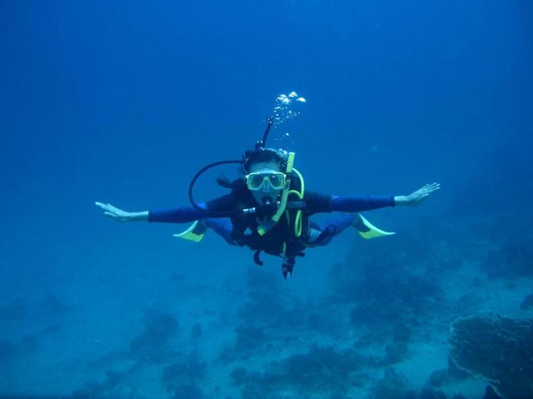 不会游泳的人能不能潜水