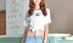 白色T恤下摆如何打结