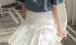 短款百褶裙怎样搭配