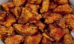 被炫到了！外酥里美的炸鸡身材肉，配上辣椒，真的谁吃谁上瘾