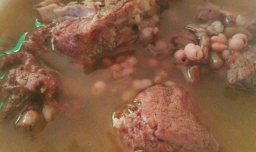 体内除湿——赤豆薏仁排骨汤怎么做？