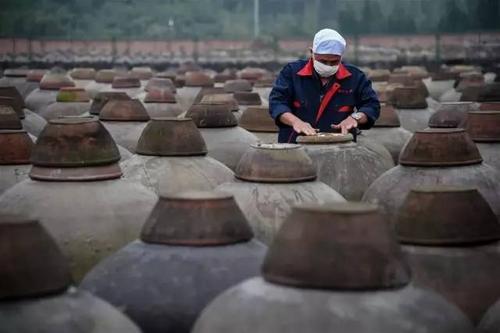 用白酒自制醋的方法