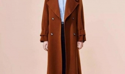 怎样搭配焦糖色大衣