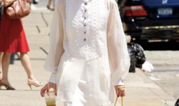 皮肤暗黄适合穿什么颜色的衣服