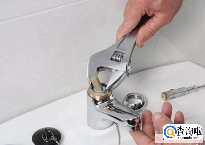 厨房水龙头漏水维修
