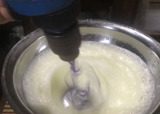 怎样快速把蛋清打成奶油状