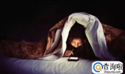 黑暗中玩手机为什么容易导致青光眼