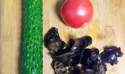 番茄木耳炒黄瓜的家常做法