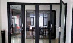 如何选择铝合金门