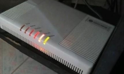 光纤猫亮起红灯不能上网怎么办？