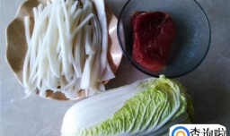 肉丝炒粉利的做法