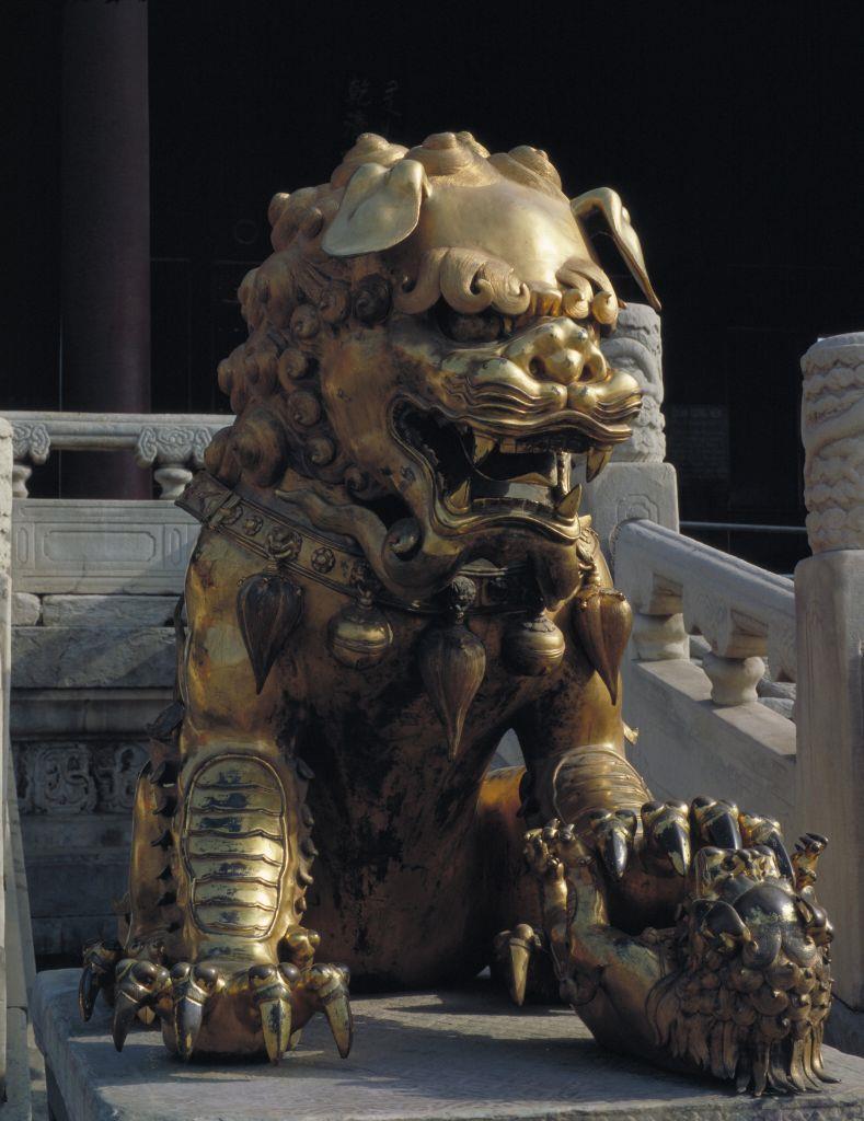 为什么乾清宫的狮子耳朵耷拉眼睛半闭