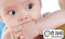 两三个月的宝宝吃手是怎么回事？该怎么办？