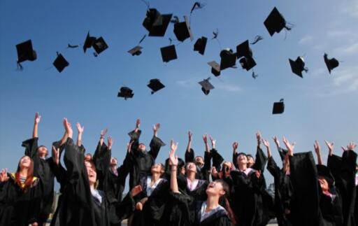 应届毕业生到底指的哪些