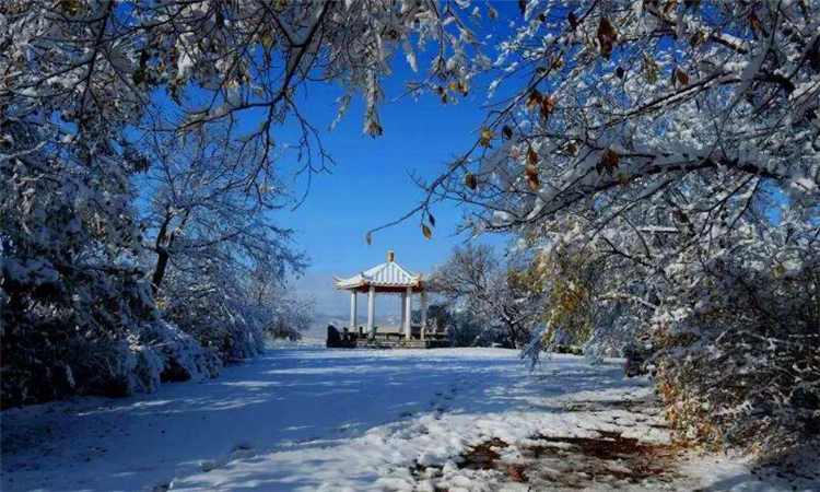 塞外苏杭指的是哪里