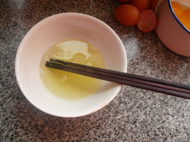 用鸡蛋洗头发有什么效果